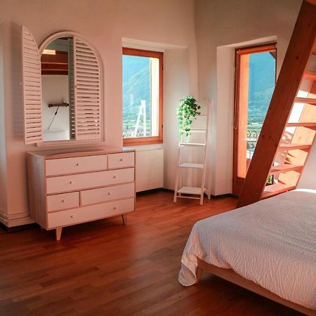 Wisteria House - Holiday Apartment Cadenazzo Esterno foto