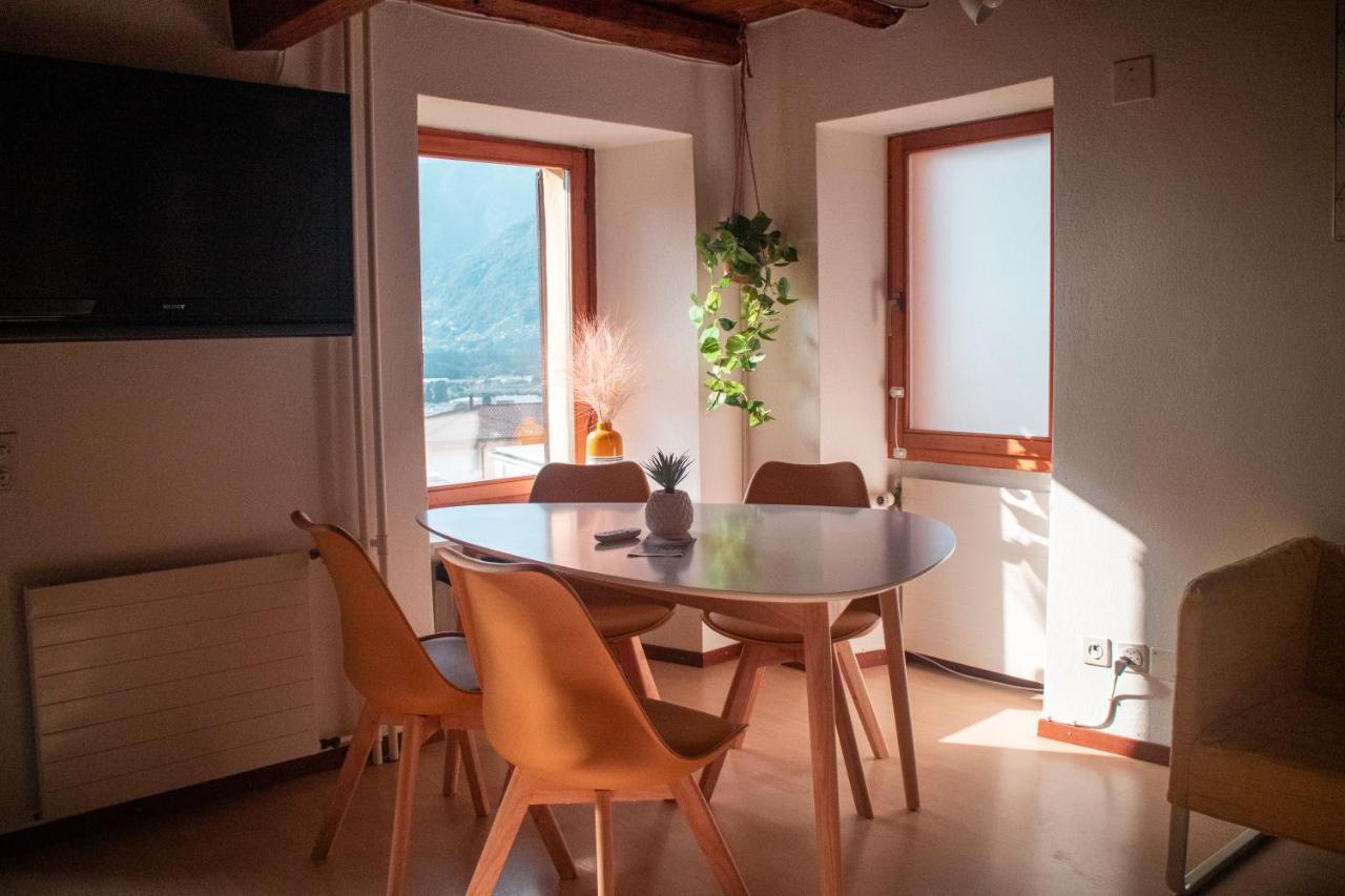 Wisteria House - Holiday Apartment Cadenazzo Esterno foto